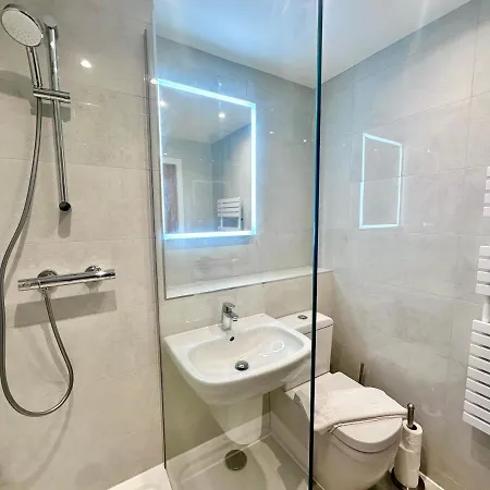 Cloisters Walk * يورك